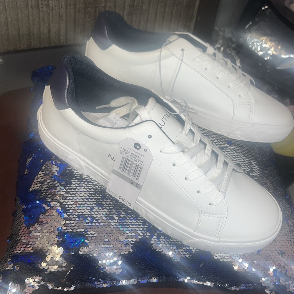 New With Tags- Men’s Nautica Graves Classic Logo Lace-Up Sneakers - Picture 5 of 8